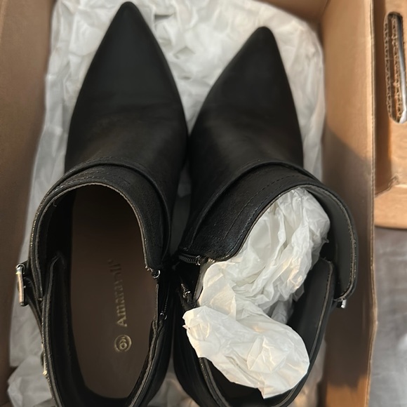 New black booties - Picture 1 of 3